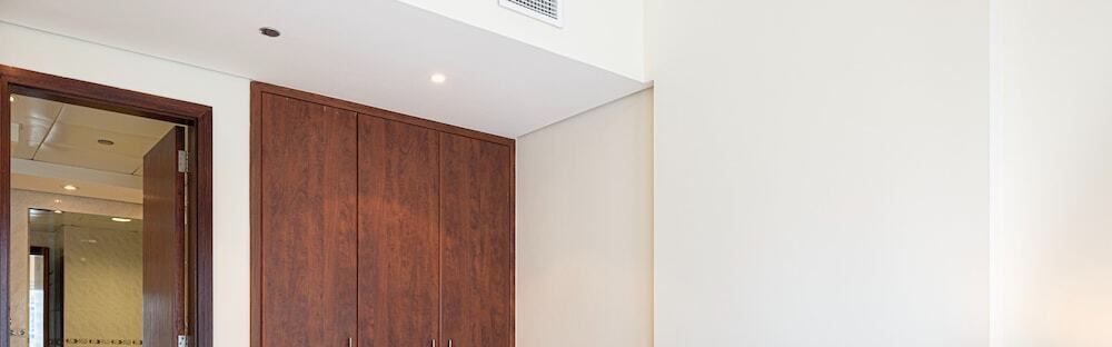 Дубай: HomesGetaway- 1BR in JLT Lake Views