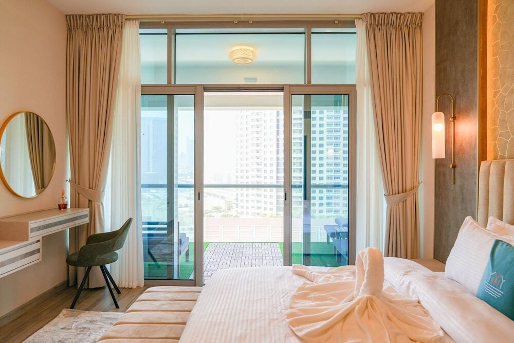 Дубай: Yogi-Luxury 1BR Apartment with Panoramic Views