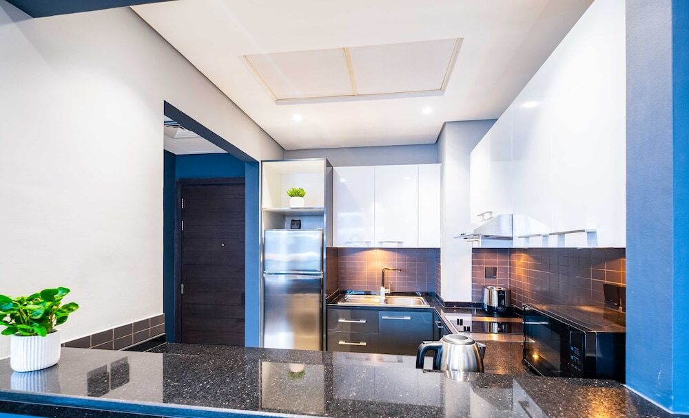 Дубай: LUX The Silverene Marina view Suite 2