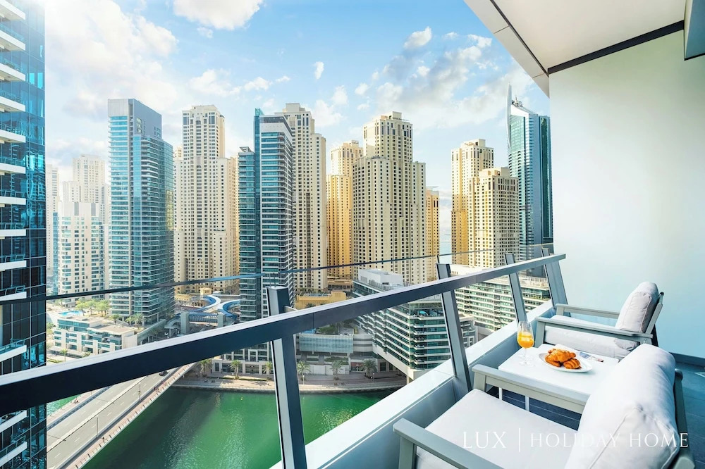 Дубай: LUX The Silverene Marina view Suite 2