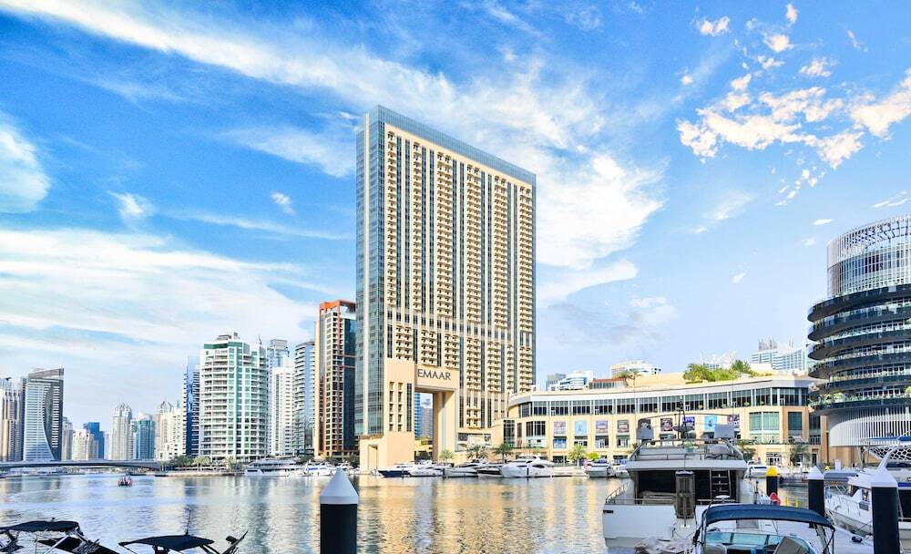 Дубай: LUX  Contemporary Marina Sea View Suite