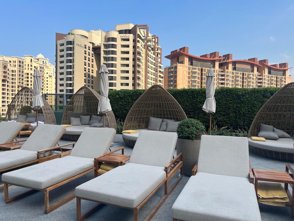 Дубай: 1 Bedroom in St Regis The Palm Tower