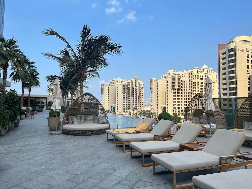 Дубай: 1 Bedroom in St Regis The Palm Tower