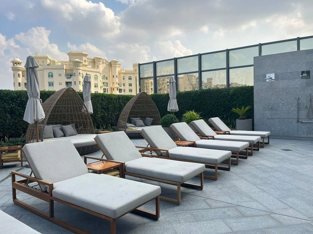 Дубай: 1 Bedroom in St Regis The Palm Tower