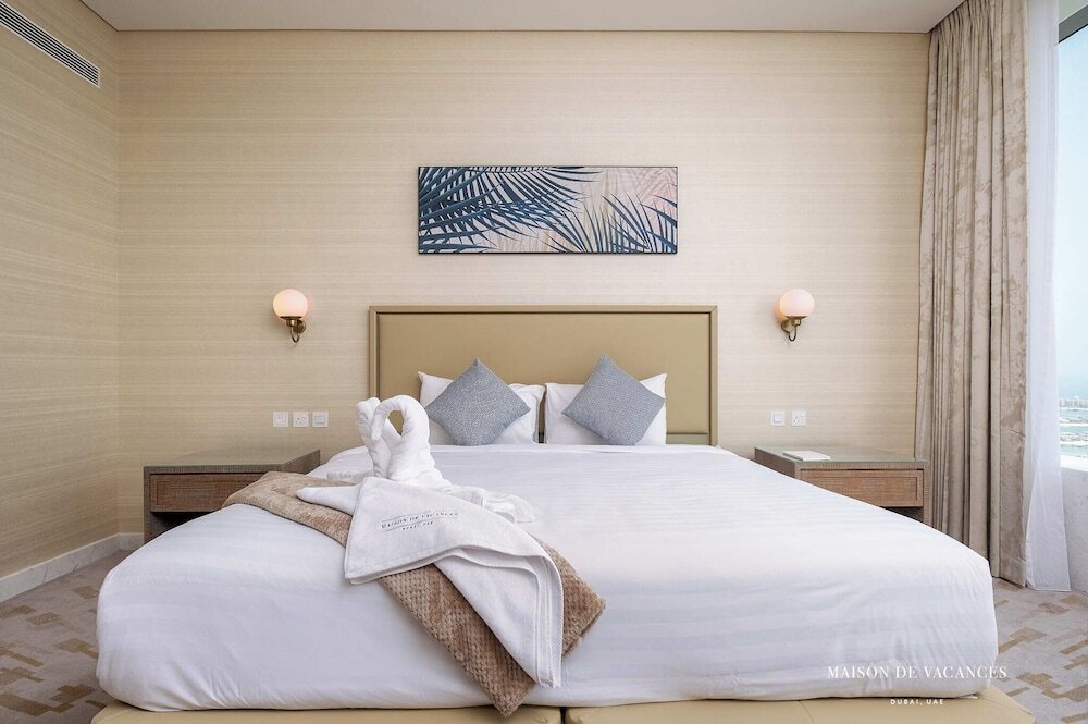 Дубай: 1 Bedroom in St Regis The Palm Tower