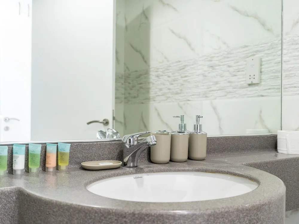 Дубай: Luxe 4bed Apt Dubai Marina JBR Pool by Belvilla