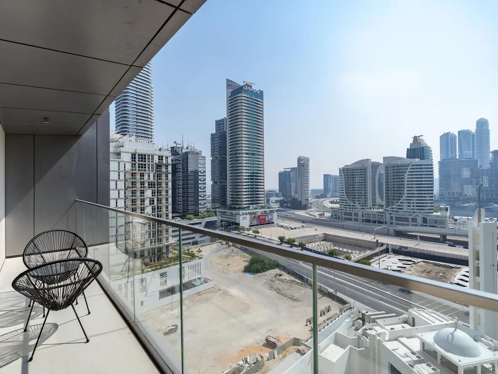 Дубай: 1BR Dlx City View Near Dubai Mall by Belvilla