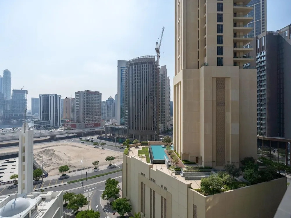 Дубай: 1BR Dlx City View Near Dubai Mall by Belvilla