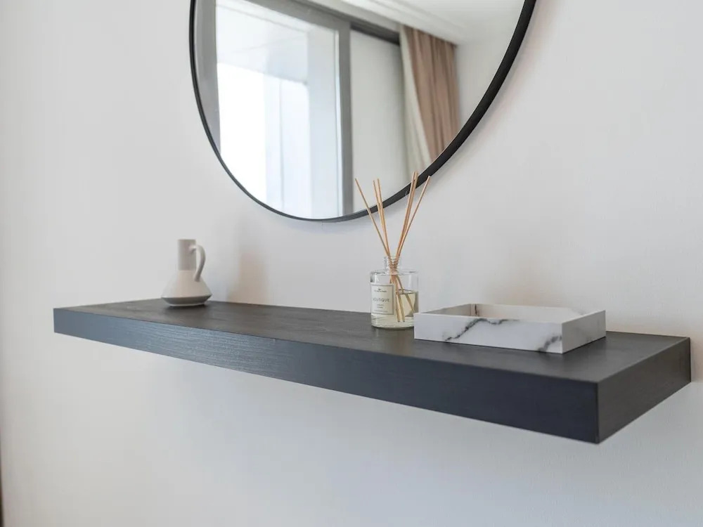 Дубай: 1BR Dlx City View Near Dubai Mall by Belvilla