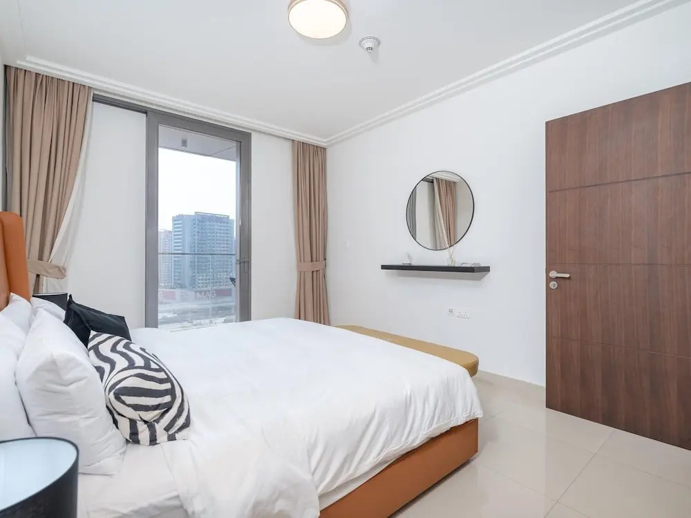 Дубай: 1BR Dlx City View Near Dubai Mall by Belvilla