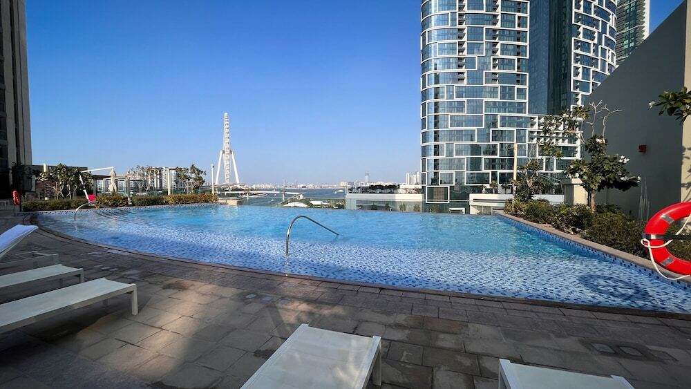 Дубай: Waves - Spectacular Seaside Retreat Apt With Views