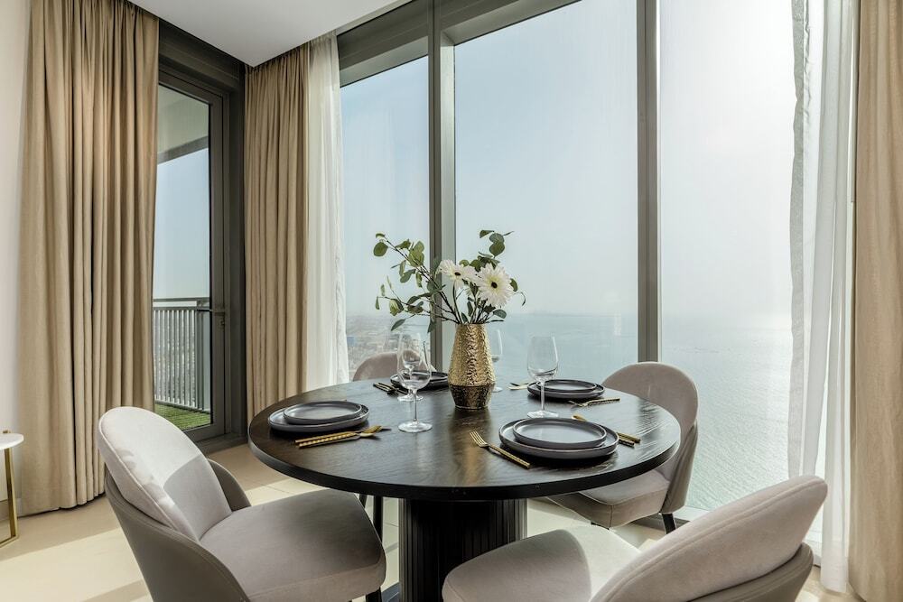Дубай: Waves - Spectacular Seaside Retreat Apt With Views