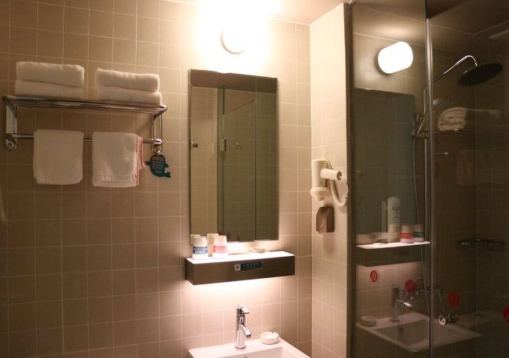 Синин: Jinjiang Inn Select Xining West Wusi Road New Hualian Square