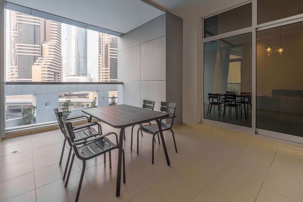 Дубай: Maison Privee - Bright & Trendy Apt Steps Away from JBR Beach