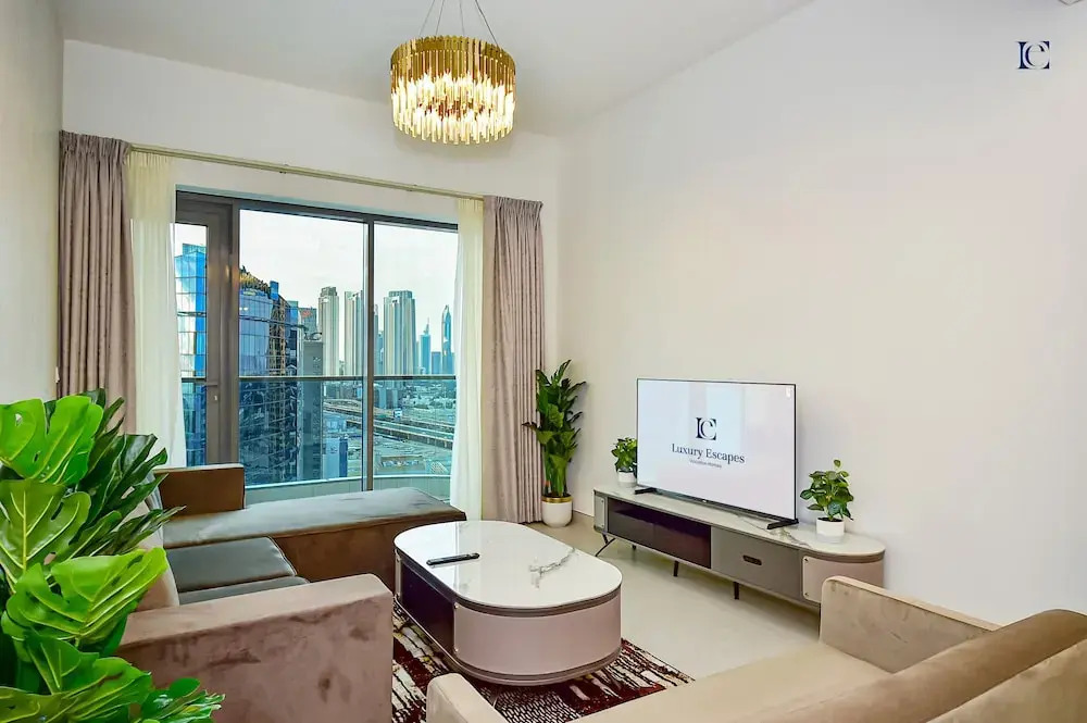 Дубай: Stylish 1BR with Skyline View - THE BAY