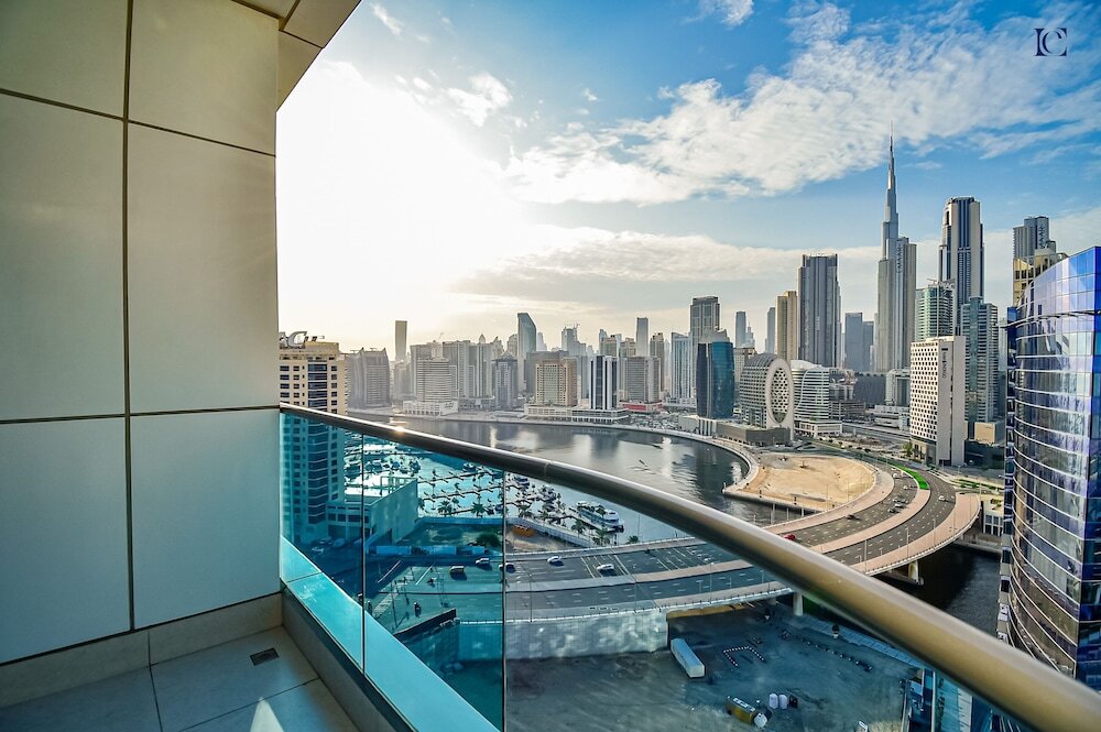 Дубай: Stylish 1BR with Skyline View - THE BAY
