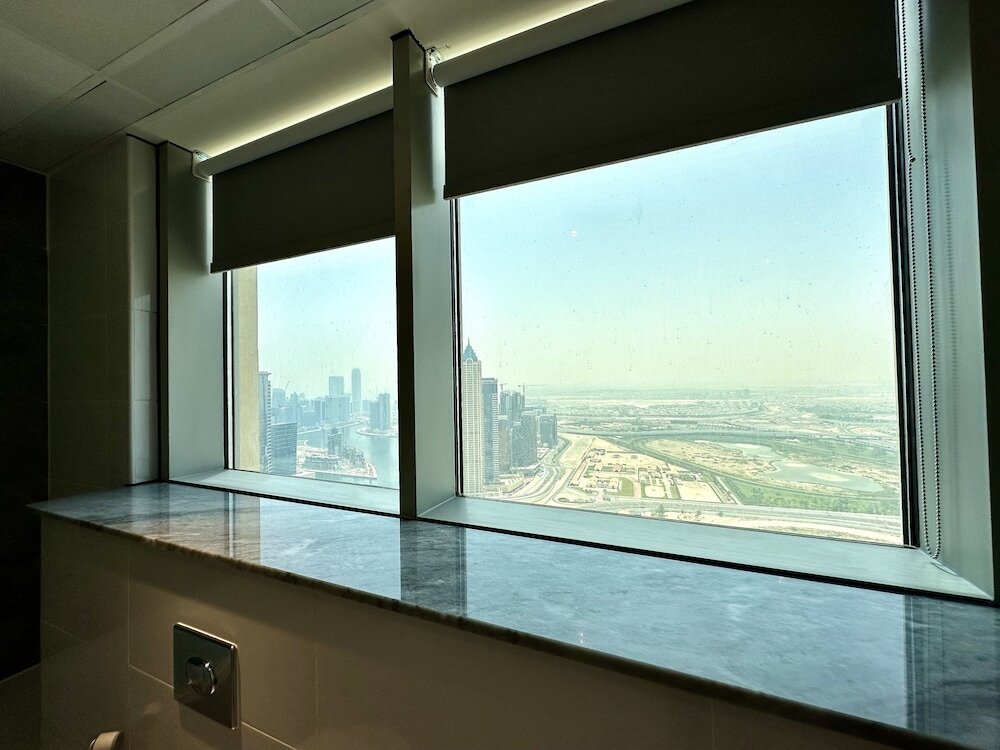 Дубай: Lux BnB Amna Tower Burj Views