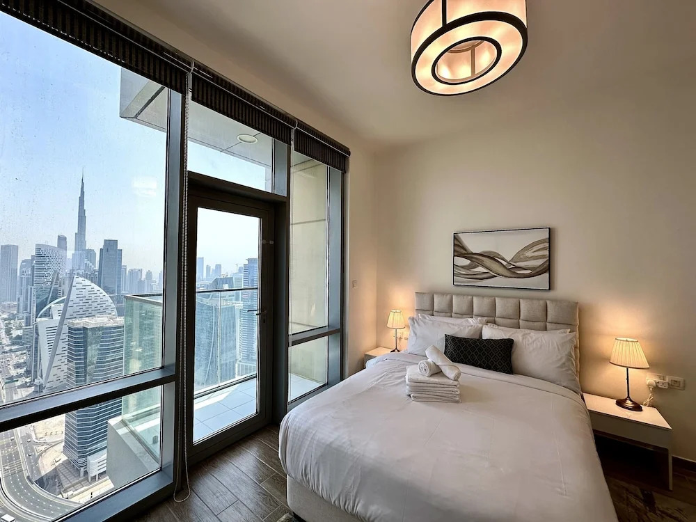 Дубай: Lux BnB Amna Tower Burj Views