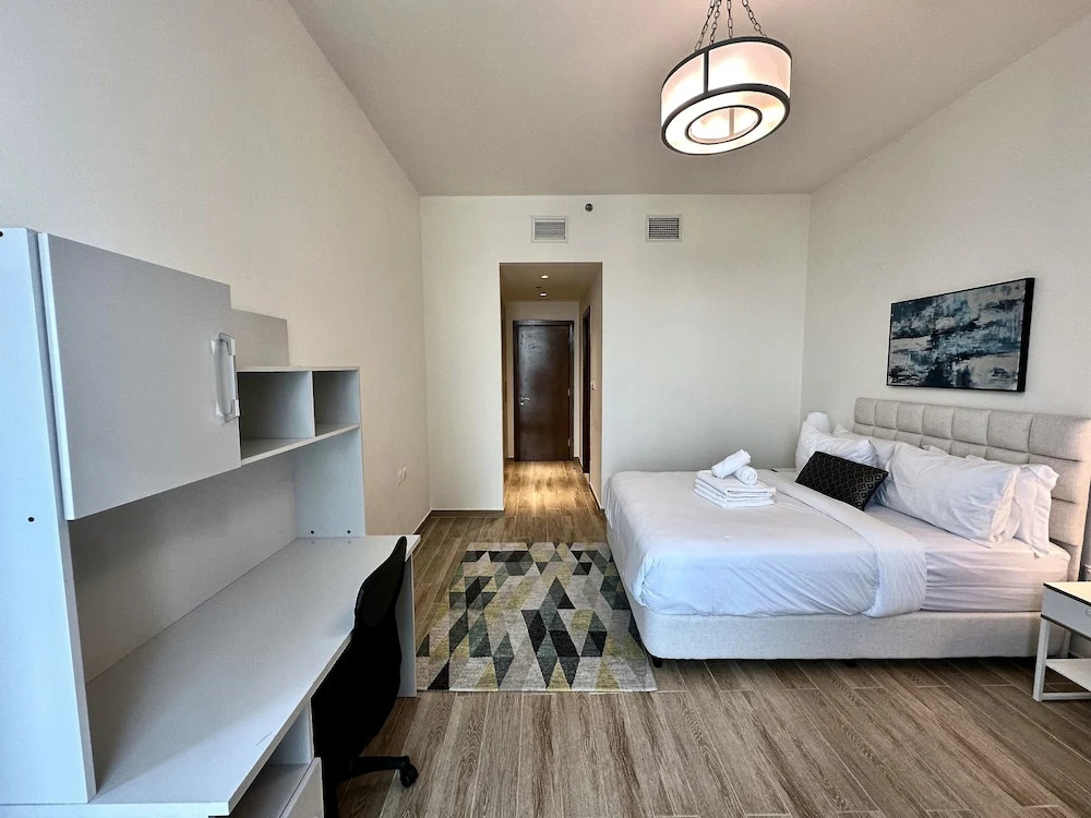 Дубай: Lux BnB Amna Tower Burj Views