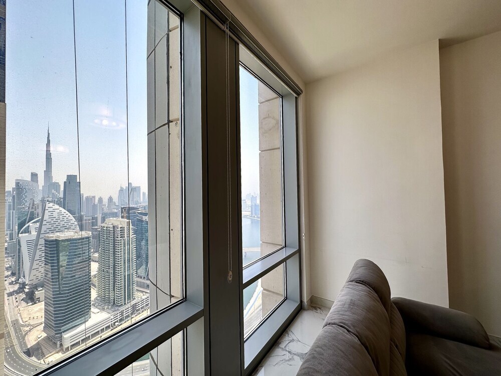 Дубай: Lux BnB Amna Tower Burj Views