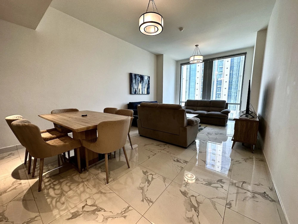 Дубай: Lux BnB Amna Tower Burj Views