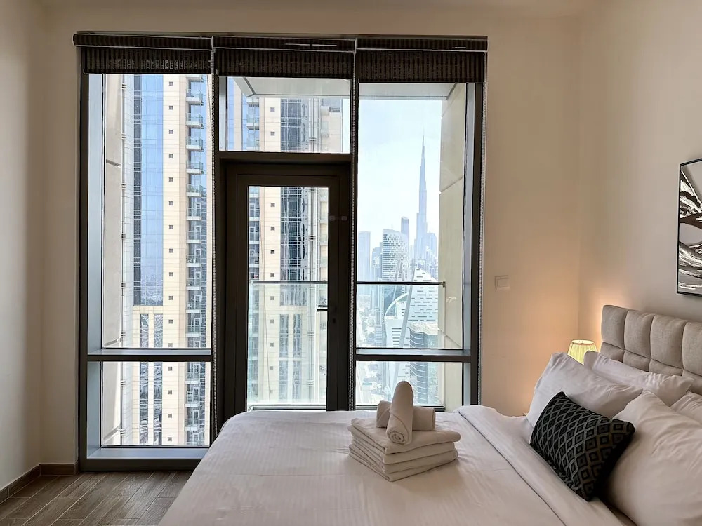Дубай: Lux BnB Amna Tower Burj Views