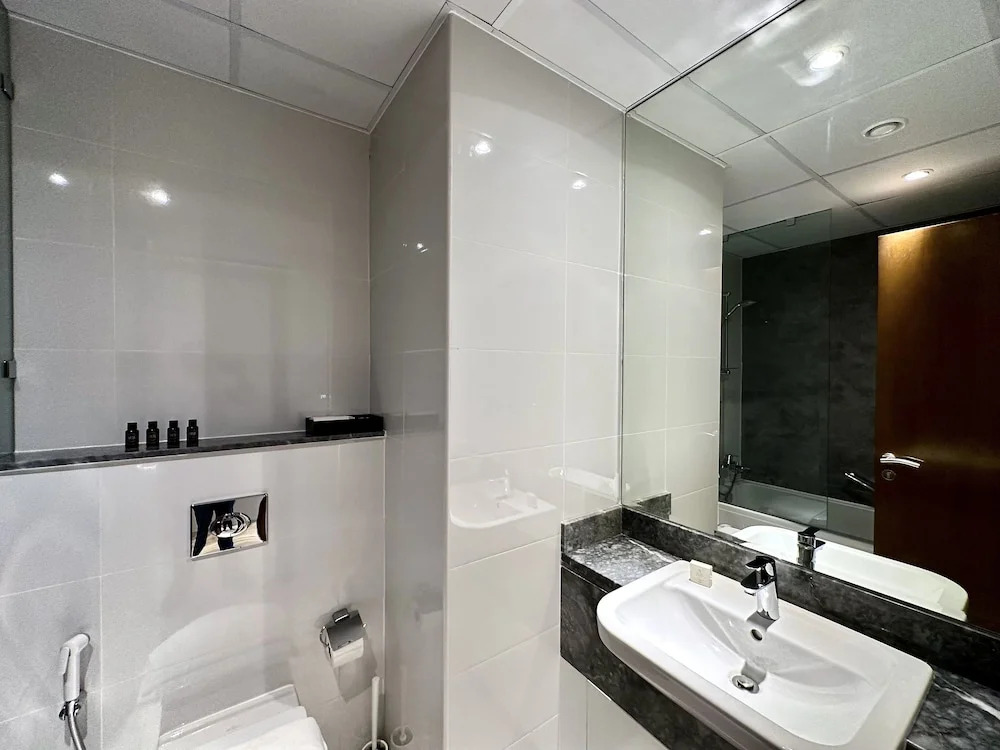 Дубай: Lux BnB Amna Tower Burj Views