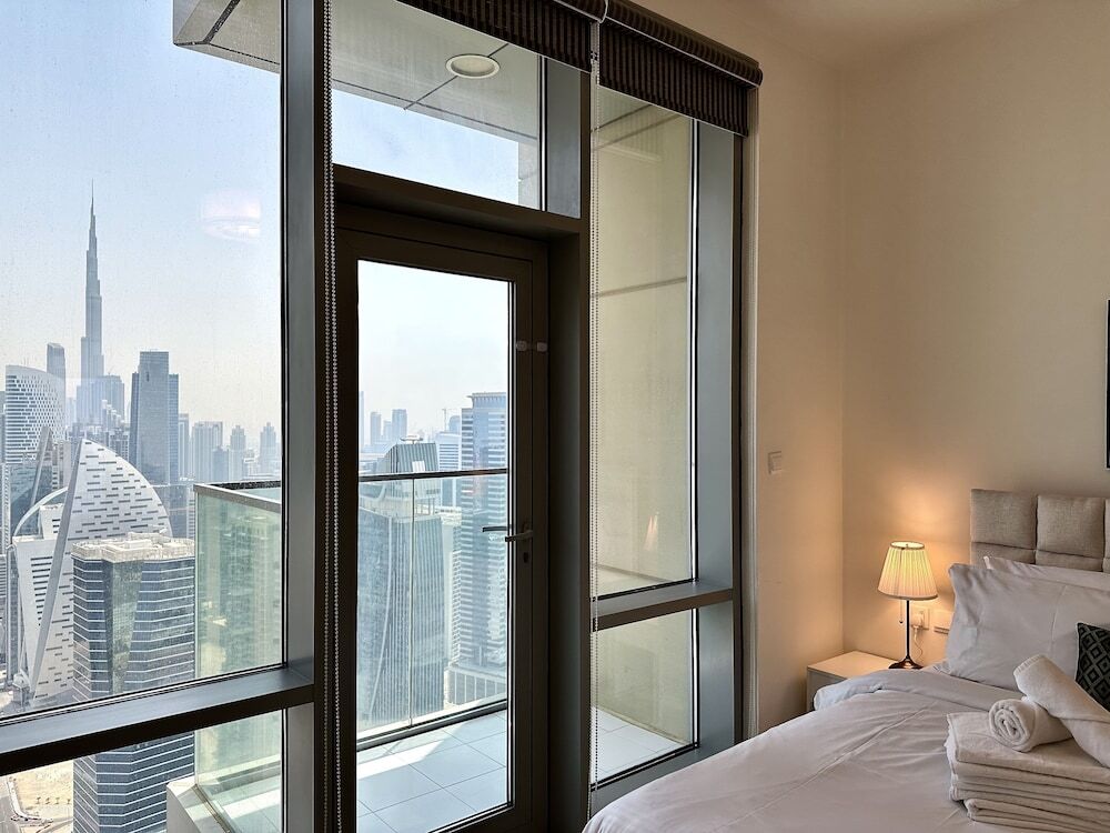 Дубай: Lux BnB Amna Tower Burj Views
