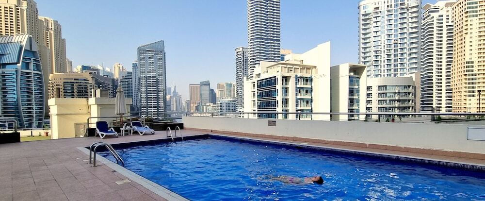 Дубай: Nice Studio Balcony N Pool View Marina
