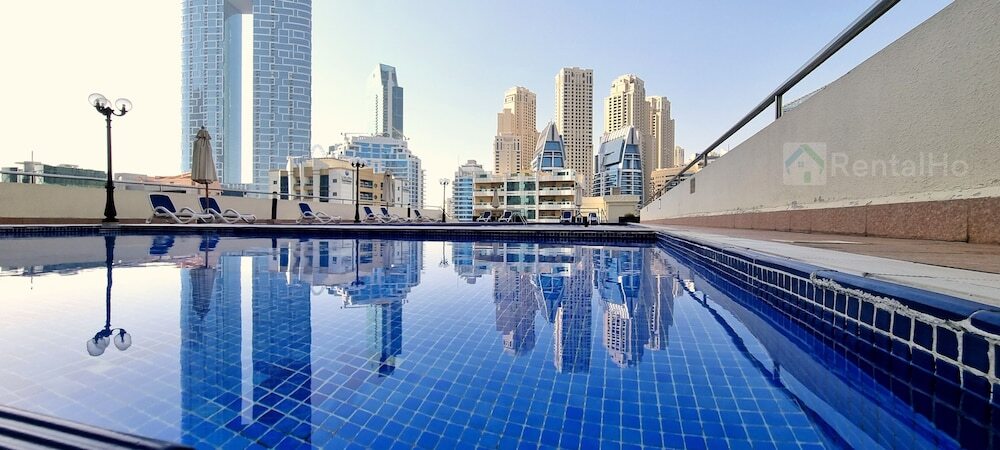 Дубай: Nice Studio Balcony N Pool View Marina