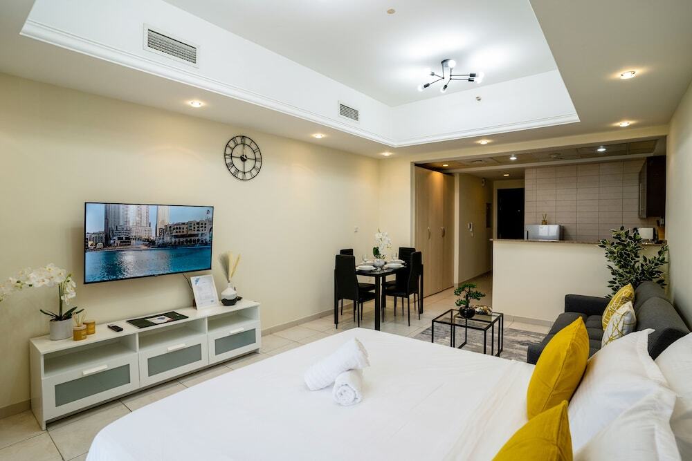 Дубай: Tanin - Luxurious and Contemporary Studio in JLT Cluster R