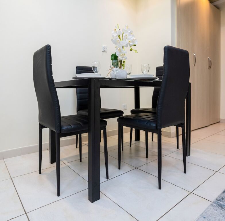 Дубай: Tanin - Luxurious and Contemporary Studio in JLT Cluster R