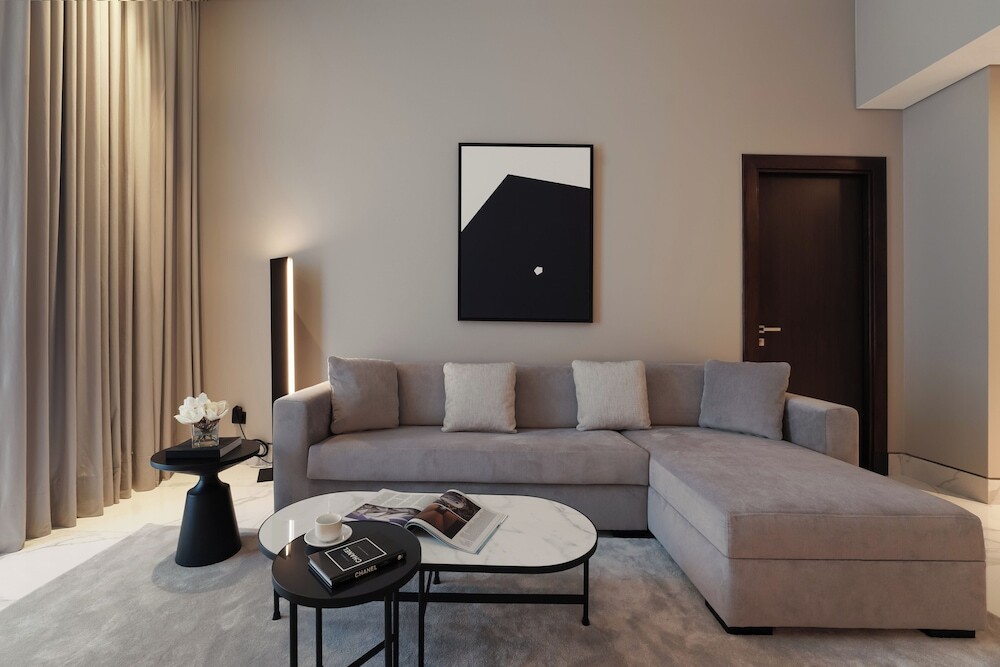 Дубай: Lusso Hometels J One