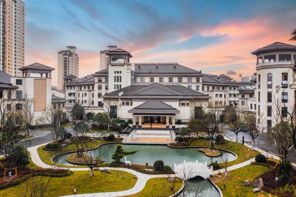 Наньтун: Rudong Jinheng Narada Hotel