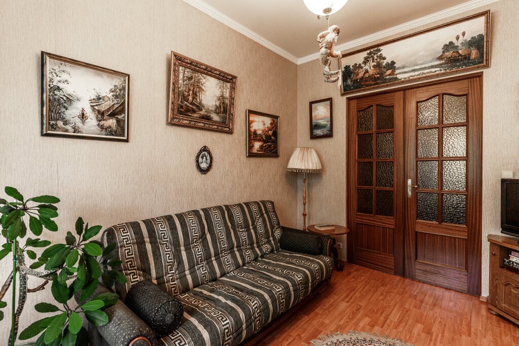 Санкт-Петербург: Квартира Малоохтинский 84б