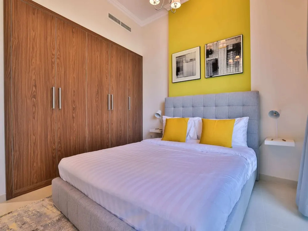Дубай: Luxe 3BR Burj Khalifa -gym/pool by Belvilla