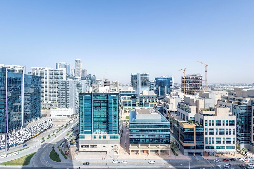 Дубай: SuperHost - Chic Downtown Living 1BR in Dubai's South Ridge 5