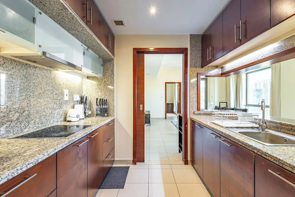 Дубай: SuperHost - Chic Downtown Living 1BR in Dubai's South Ridge 5