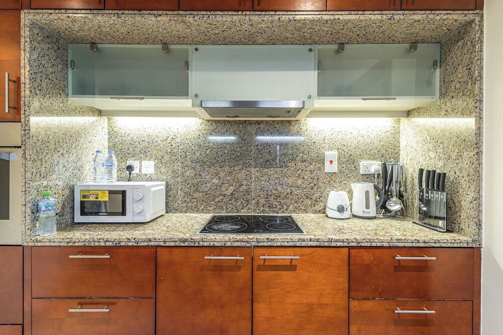 Дубай: SuperHost - Chic Downtown Living 1BR in Dubai's South Ridge 5