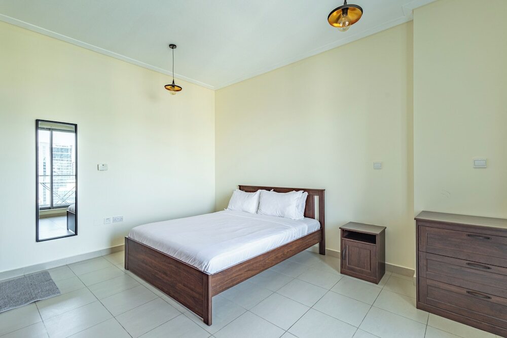 Дубай: SuperHost - Chic Downtown Living 1BR in Dubai's South Ridge 5