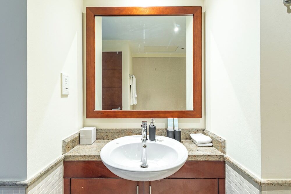 Дубай: SuperHost - Chic Downtown Living 1BR in Dubai's South Ridge 5