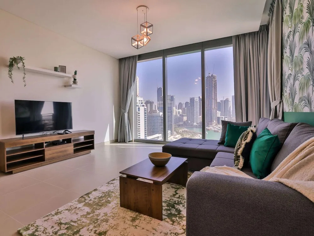 Дубай: Marina Views Cosy Two Bed JBR by Belvilla