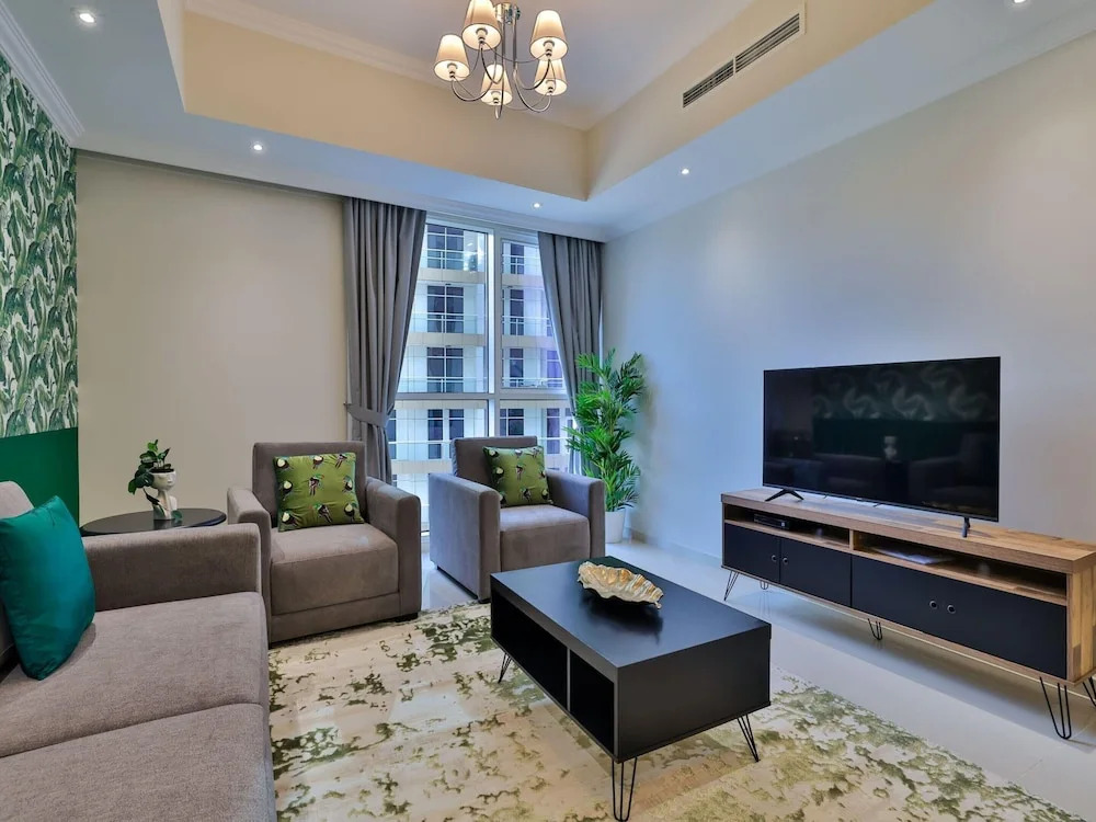 Дубай: Grand 2BR Burj Khalifa Gym/pool by Belvilla