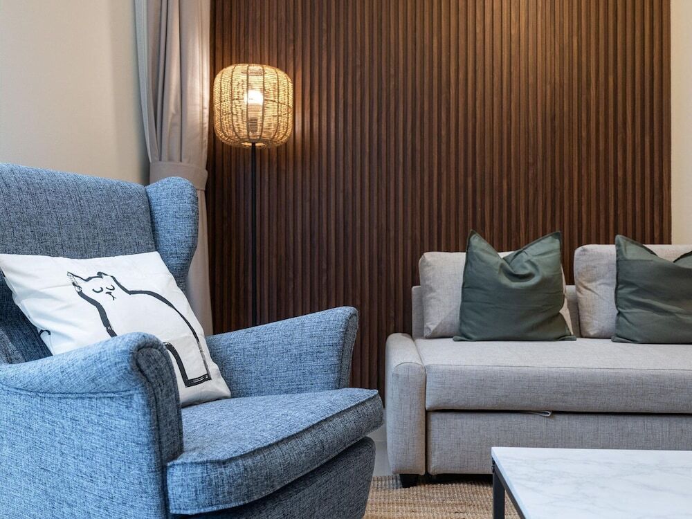 Дубай: 2bed Chic Apt Burj Khalifa Gym/pool by Belvilla