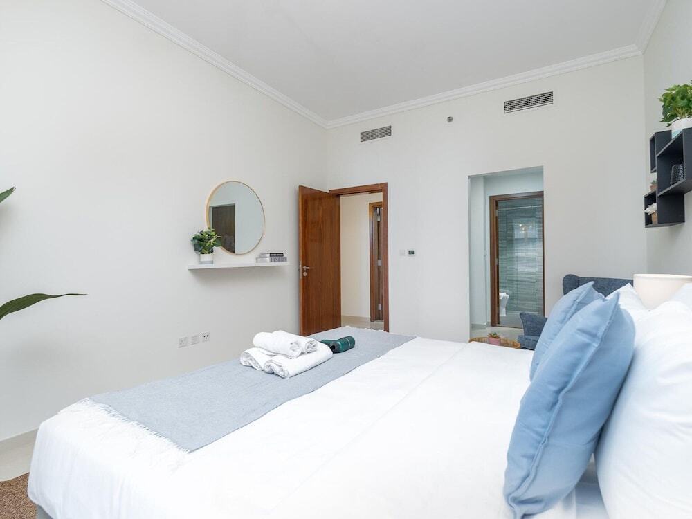 Дубай: 2bed Chic Apt Burj Khalifa Gym/pool by Belvilla