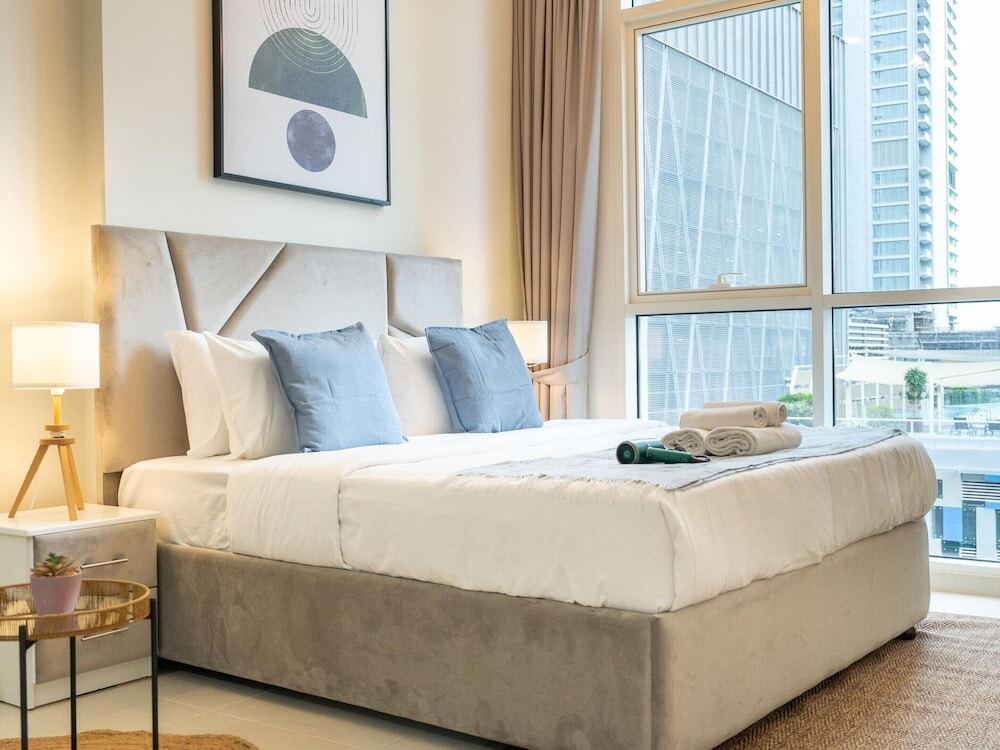 Дубай: 2bed Chic Apt Burj Khalifa Gym/pool by Belvilla
