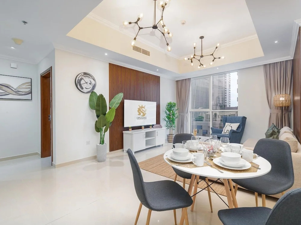 Дубай: 2bed Chic Apt Burj Khalifa Gym/pool by Belvilla