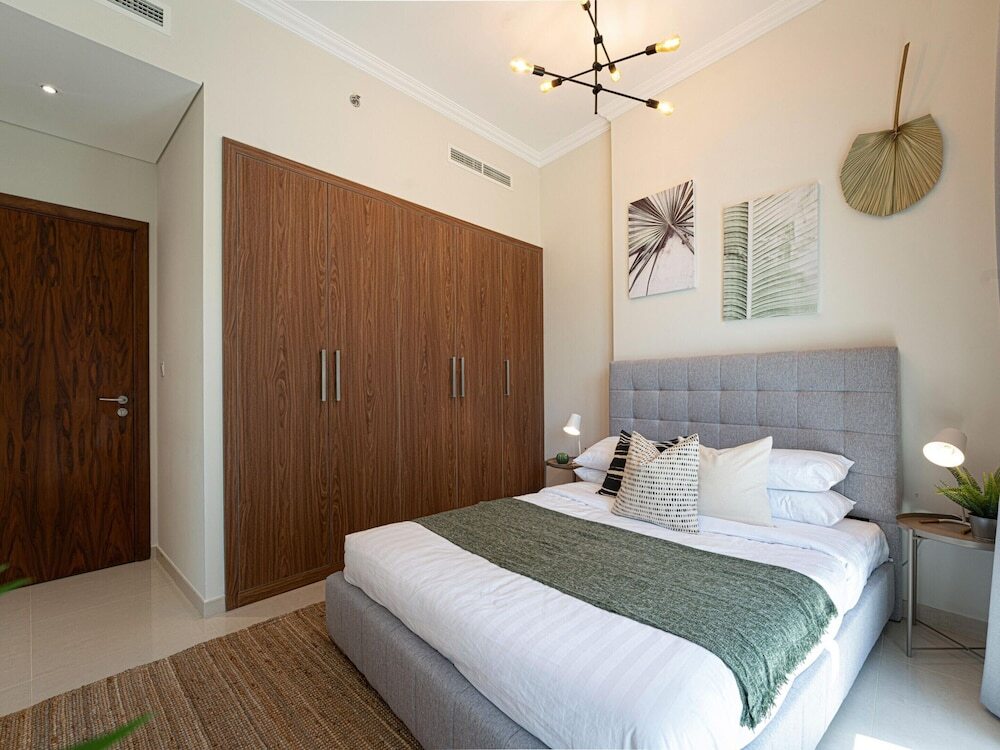 Дубай: Luxe 2BR Burj Khalifa -gym/pool by Belvilla