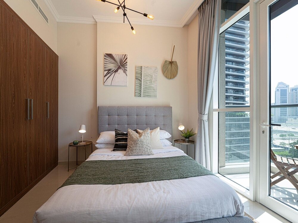 Дубай: Luxe 2BR Burj Khalifa -gym/pool by Belvilla