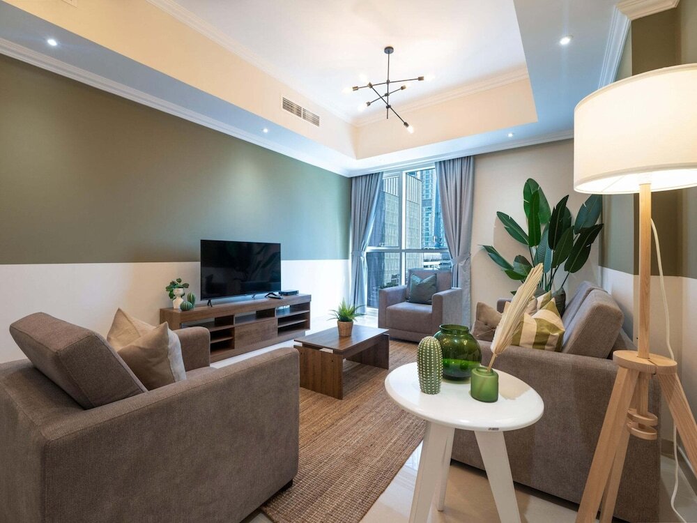 Дубай: Luxe 2BR Burj Khalifa -gym/pool by Belvilla